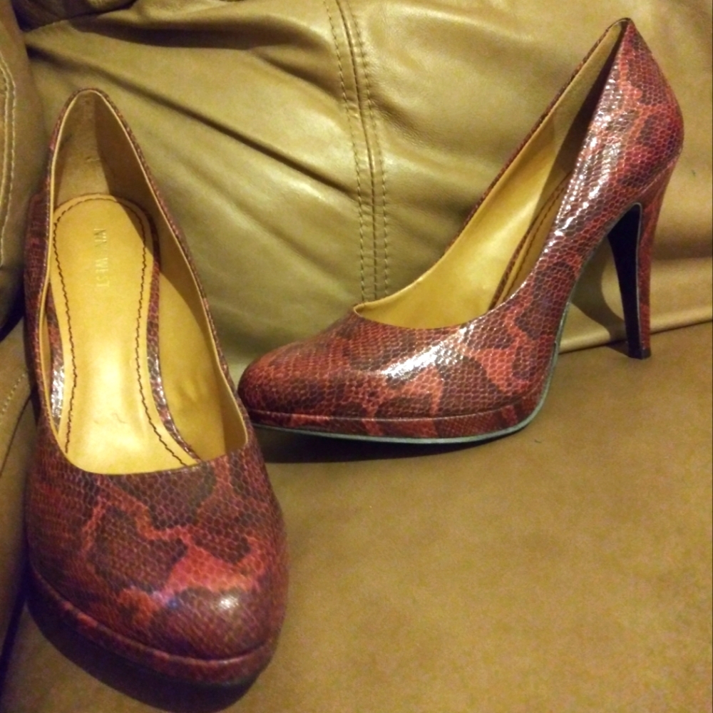 Ladies Nine West dress shoes